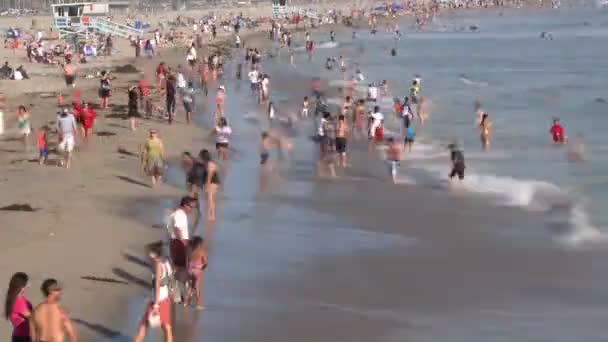 Playa llena de gente en Santa Mónica - Time Lapse — Vídeo de stock