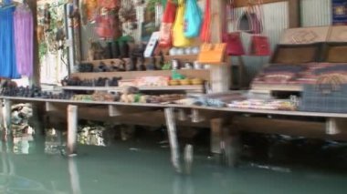 Tayland 'da yüzen pazar
