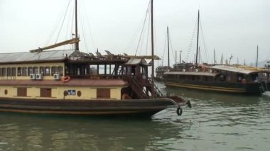 Halong Körfezi Vietnam