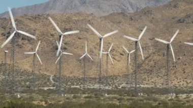 yeşil enerji güç yel değirmenleri