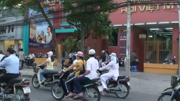 Forgalmas utcára közlekedési Vietnam Ázsiában — Stock videók