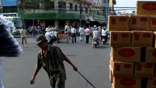Upptagen gatutrafik i vietnam Asien — Stockvideo