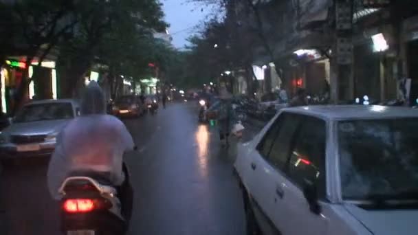 Tráfego de rua ocupado no Vietnã Ásia — Vídeo de Stock