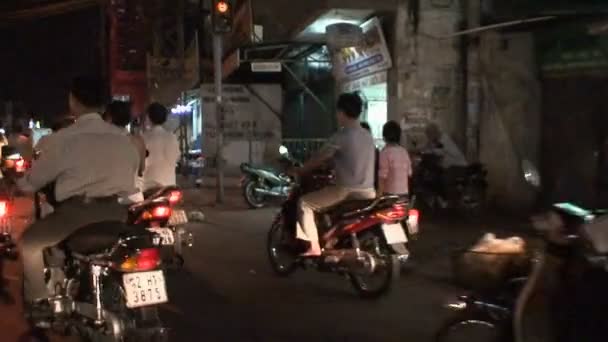 Tráfego de rua ocupado no Vietnã Ásia — Vídeo de Stock