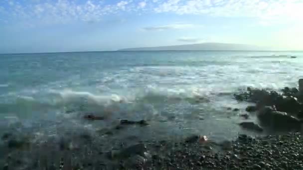 Ondas de cámara lenta en Maui Hawaii — Vídeo de stock