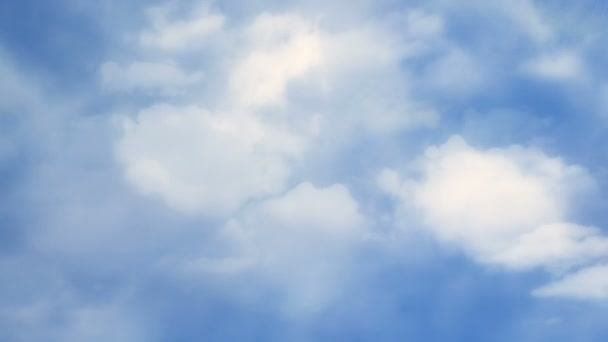 Vol à travers les nuages - animation en boucle 