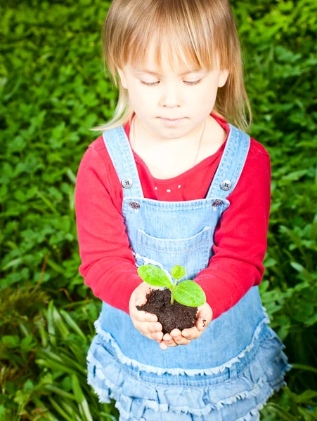 GIrl with shoot in hands — Stock Photo, Image