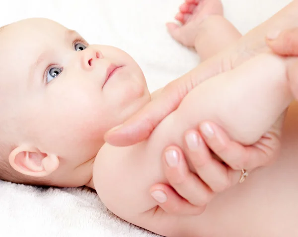 Baby massage — Stock Photo, Image