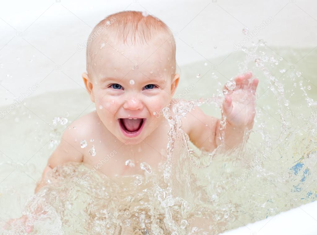 Bain Bebe Image Libre De Droit Par Dnaumoid C