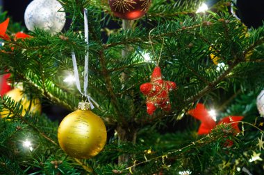 Noel ağacı süslemesi