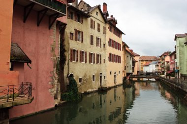 Canal in annecy stad