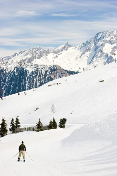 Pistte kayakçı — Stok fotoğraf