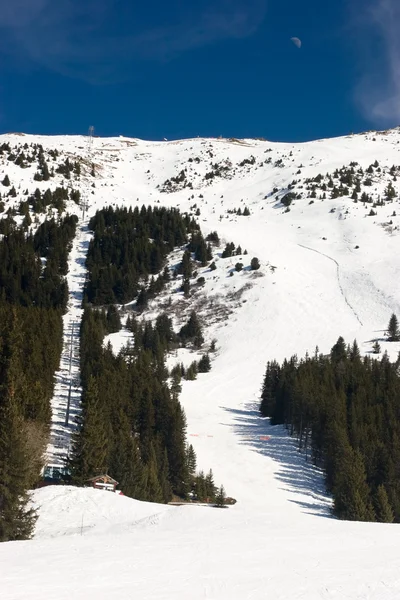 Piste e elevador — Fotografia de Stock