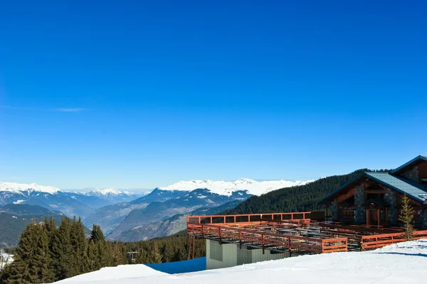 Ski resort chalet — Stockfoto