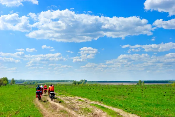 Traveling cyclists — Stock Photo, Image