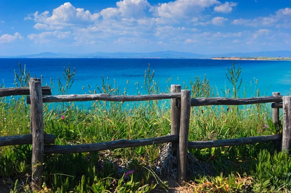 Wooden cliff fence — Stock Photo, Image