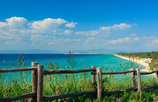 Wooden cliff fence — Stock Photo, Image