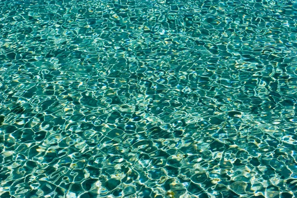 Ondulaciones de agua en el mar — Foto de Stock