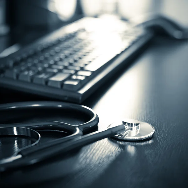 Stethoscope with keyboard — Stock Photo, Image