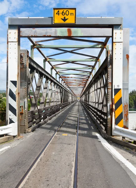 Puente ferrocarril-carretera — Foto de Stock