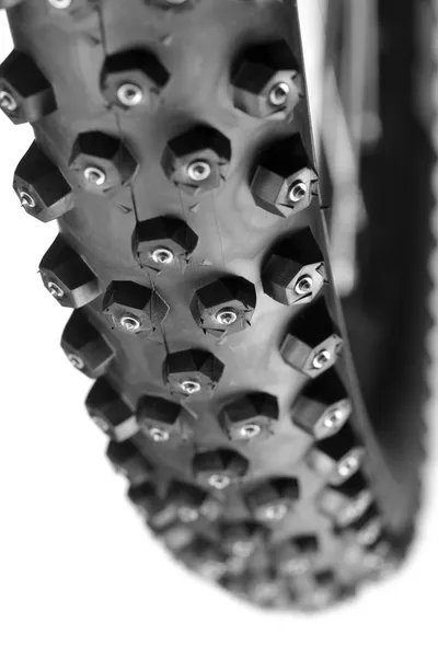 Rueda de bicicleta con neumático whinter —  Fotos de Stock