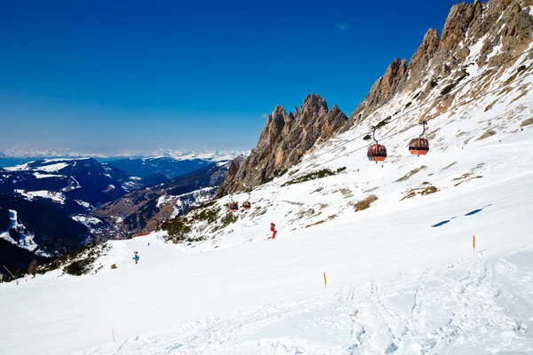 Blick auf ein Skigebiet in Italien — Stockfoto