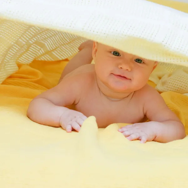 Niño de siete meses —  Fotos de Stock