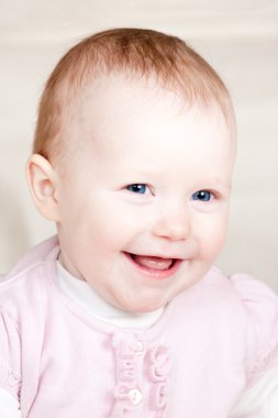 neşeli bebek