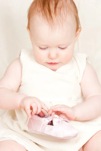 Infant with shoe — Stock Photo, Image