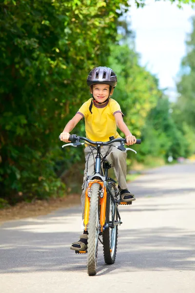 子供の自転車 — ストック写真
