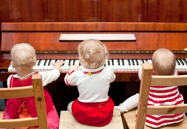 Lição de piano — Fotografia de Stock