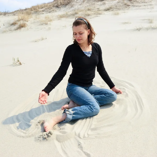 Παίζοντας με άμμο — Φωτογραφία Αρχείου