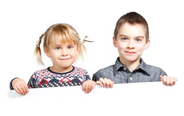 Banner tutan çocuk