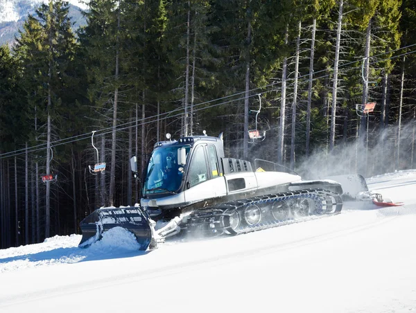 Snow grooming — Stock Photo, Image