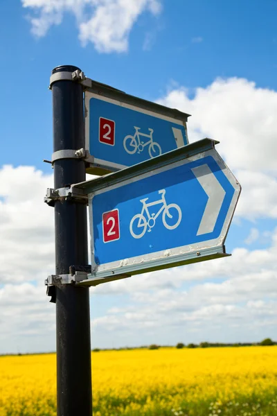 Panneau directionnel de la piste cyclable — Photo
