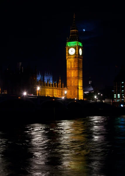 Elżbieta tower w nocy — Zdjęcie stockowe