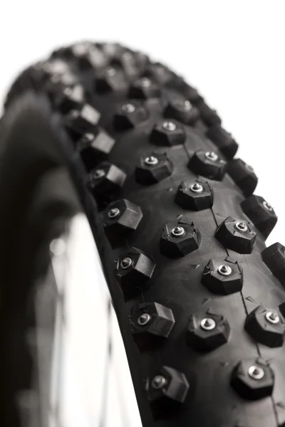 Rueda de bicicleta con neumático de invierno —  Fotos de Stock