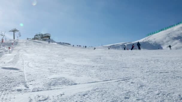 在滑雪道上滑雪者 — 图库视频影像