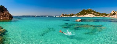 cala corsara su temizlemek
