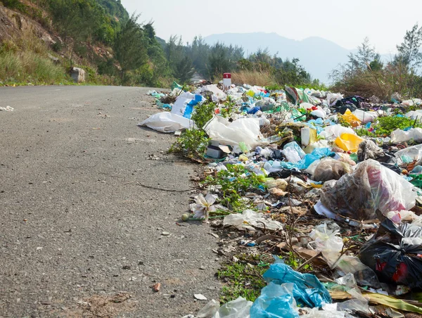 Roadside dumping — Stock Photo, Image