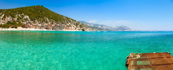Clear turquoise water of  Cala Luna in Sardinia — Stock Photo, Image