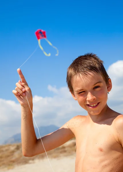 Kid met kite — Stockfoto