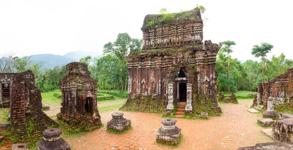 Az én fiam hindu templomok panoráma — Stock Fotó