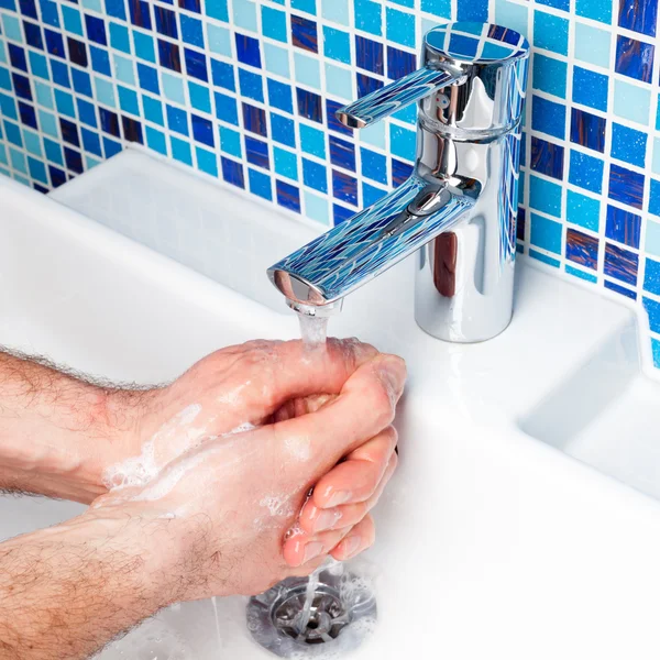 Man washing hands — Stock Photo, Image