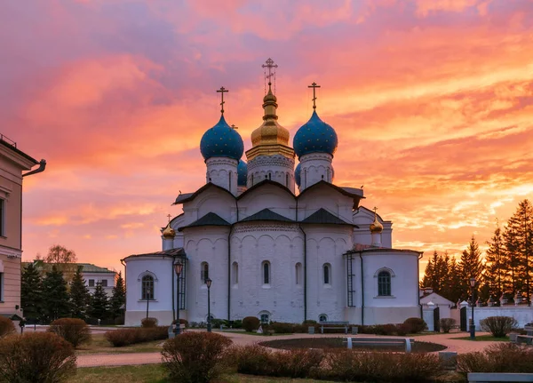 Dramatyczne Niebo Nad Katedrą Zwiastowania Kremla Kazańskiego Zachodzie Słońca Kreml — Zdjęcie stockowe