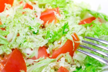 Çince lahana domates salatası