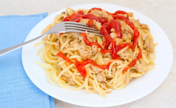 Pasta with minced meat and onions — Stock Photo, Image
