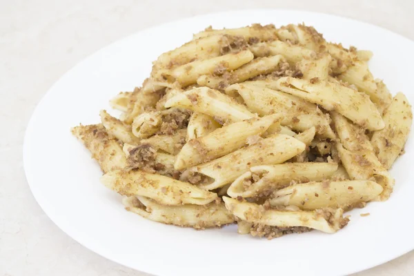 Italiaanse Penne Pasta met gehakt vlees — Stockfoto
