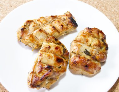 Dilimlenmiş??? ızgara tavuk