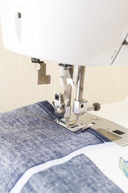 iğne ile dikiş makinesi